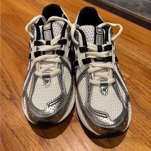 New Balance 1906 Silver Met / Black (Size 6/ Women’s Size 7.5)